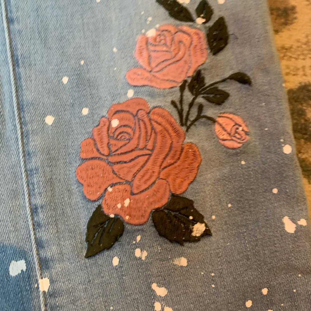 New York and company soho floral cropped pant - Picture 4 of 5